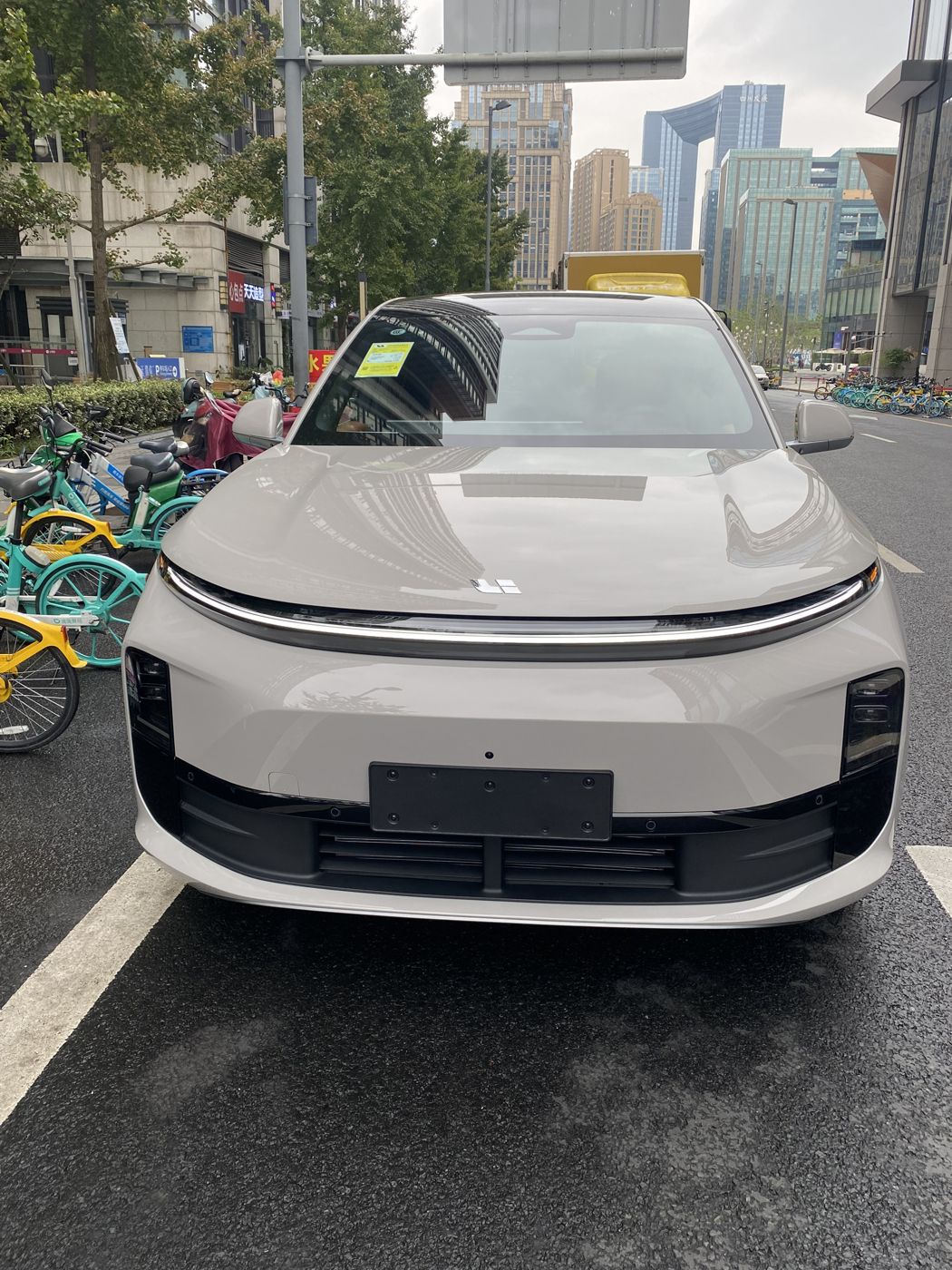 yl永利集团贵宾厅 MEGA 高压纯电 MPV